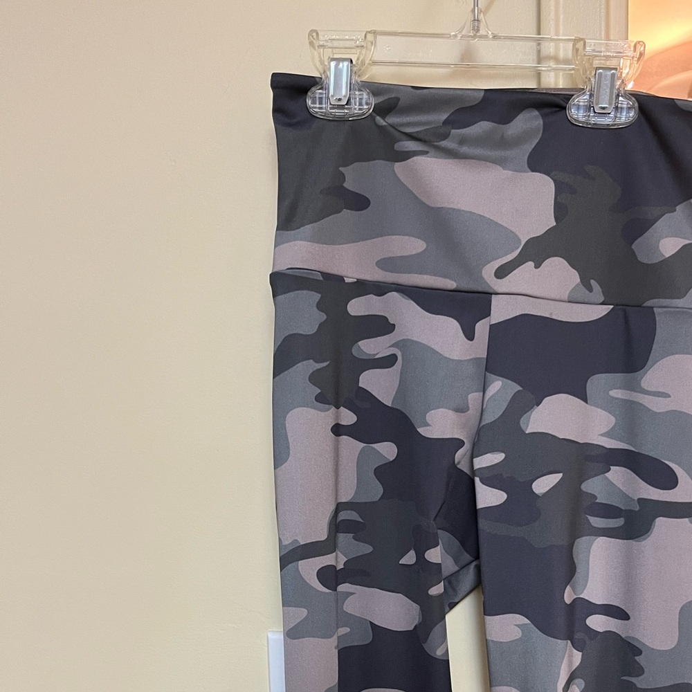 Onzie camouflage women’s leggings